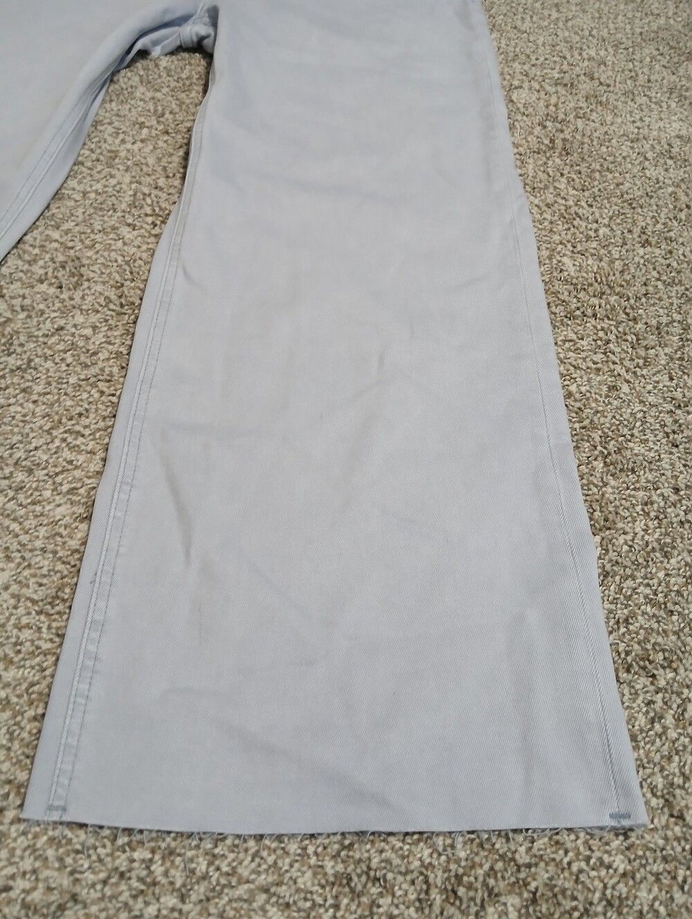 High-Rise Wide-Leg Jeans in Light Gray - Picture 9 of 13